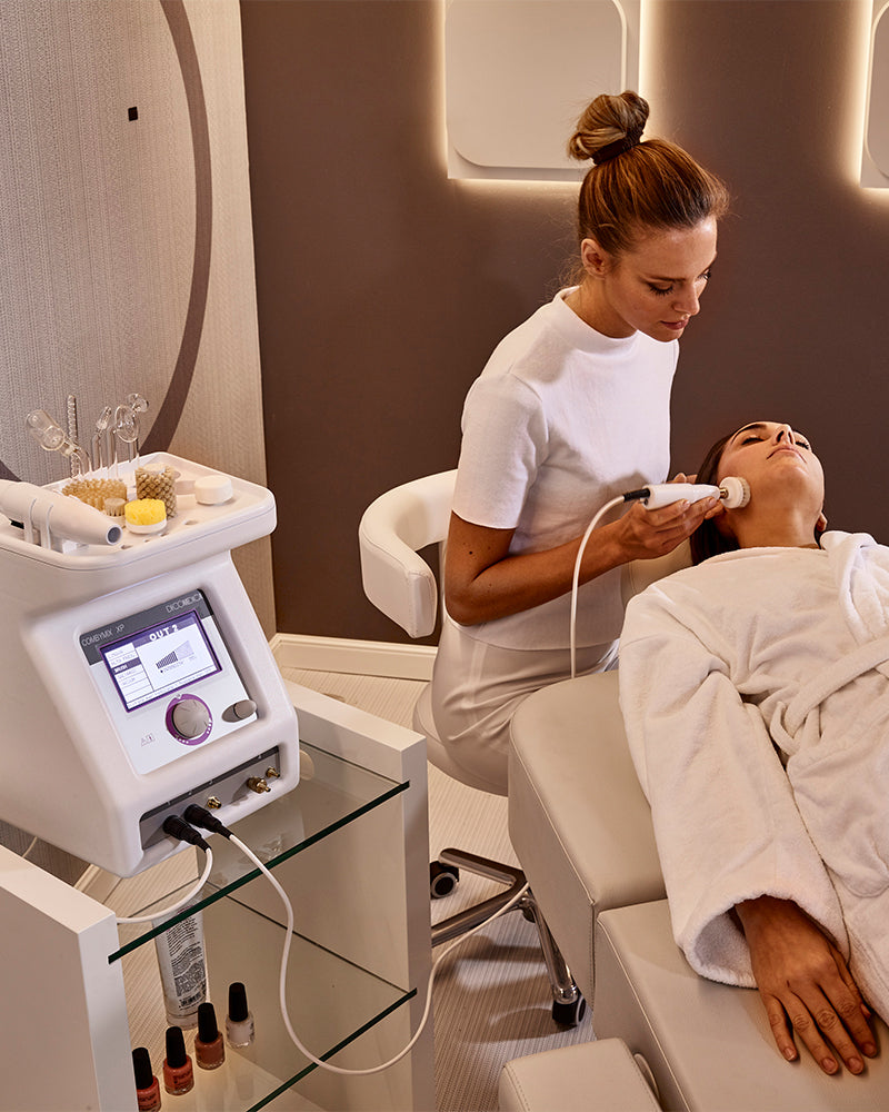 Super Comby 4 - Hudpleje apparat med flere funktioner